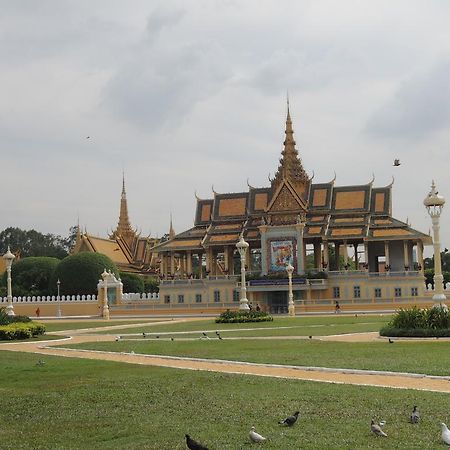 Khun Leng Guesthouse Пномпень Экстерьер фото