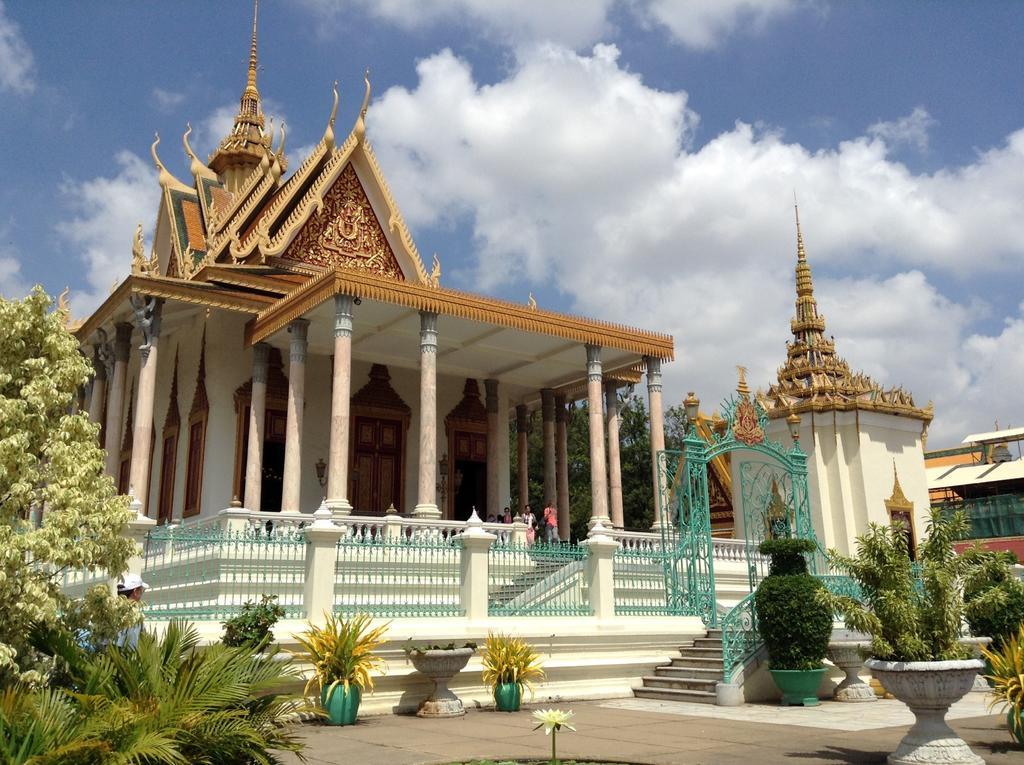 Khun Leng Guesthouse Пномпень Экстерьер фото